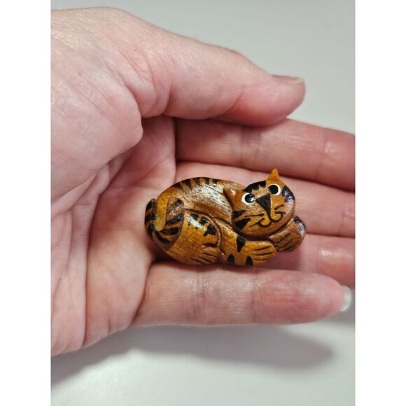 Unbranded Jewelry - Vintage wooden cat brooch